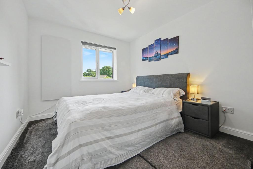 Apartment in Southampton, Hightown - View 4