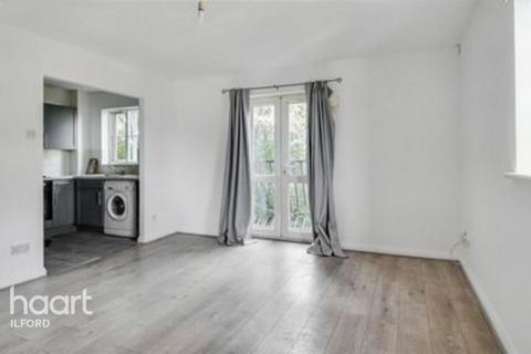 2 bedroom flat to rent, Stern Close, BARKING