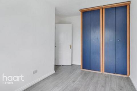 2 bedroom flat to rent, Stern Close, BARKING