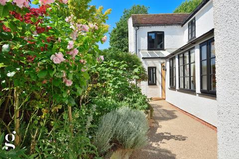 3 bedroom detached house for sale, Upleadon, Gloucestershire, GL18 1EL