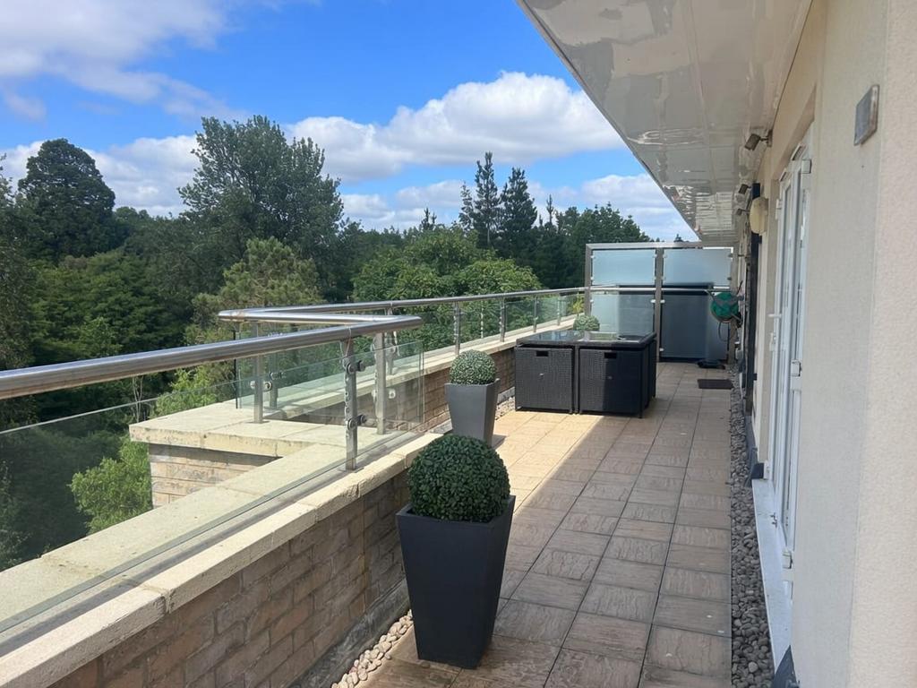 Apartment in Bournemouth - View 2