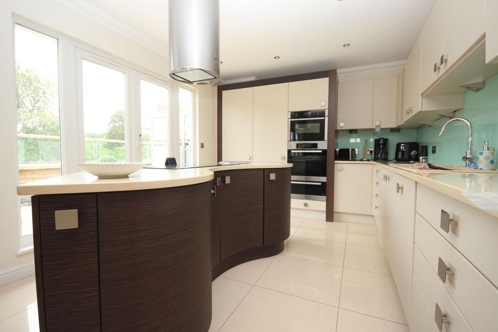 Apartment in Bournemouth - View 4