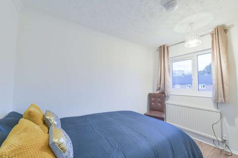 4 bedroom house of multiple occupation to rent, Pond Croft, Hatfield AL10