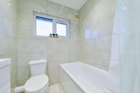 4 bedroom house of multiple occupation to rent, Pond Croft, Hatfield AL10