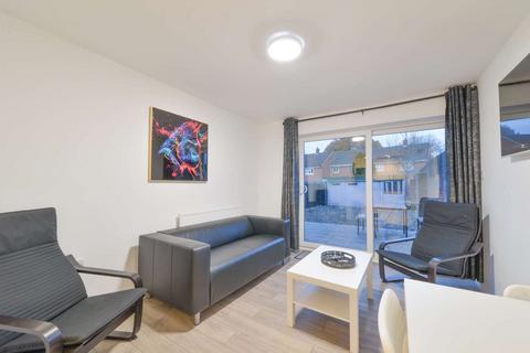4 bedroom house of multiple occupation to rent, Pond Croft, Hatfield AL10