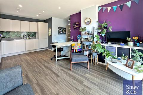 1 bedroom flat for sale, Pears Road, Hounslow TW3
