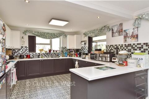 4 bedroom detached bungalow for sale, Slindon Avenue, Peacehaven, East Sussex