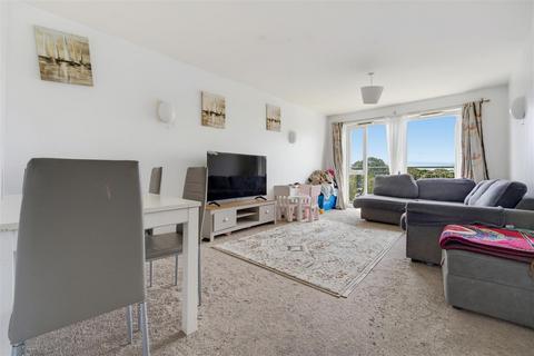2 bedroom apartment for sale, Canalside Gardens, Southall UB2