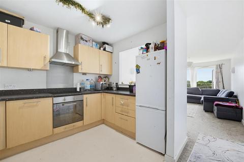 2 bedroom apartment for sale, Canalside Gardens, Southall UB2