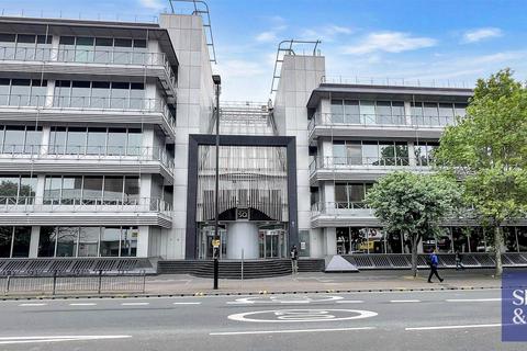 Studio for sale, Staines Road, Hounslow TW3