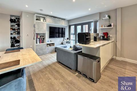 1 bedroom flat for sale, Lampton Road, Hounslow TW3