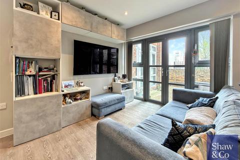 1 bedroom flat for sale, Lampton Road, Hounslow TW3