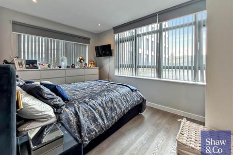1 bedroom flat for sale, Lampton Road, Hounslow TW3