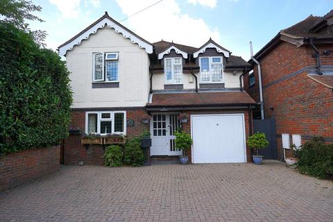 4 bedroom detached house for sale, Station Road, Buntingford