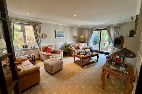 4 bedroom detached house for sale, Station Road, Buntingford