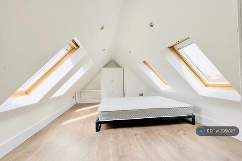 2 bedroom flat to rent, Wandsworth Road, London, SW8