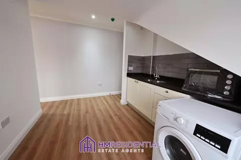 1 bedroom apartment to rent – pohled 3