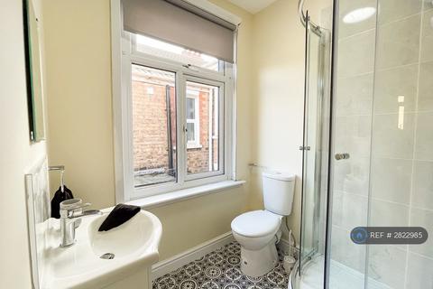 1 bedroom in a house share to rent, Brereton Avenue, Cleethorpes, DN35