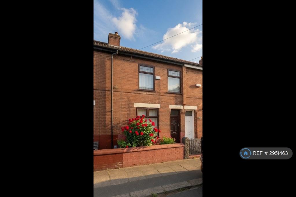 Kirkman Avenue, Manchester, M30 - More