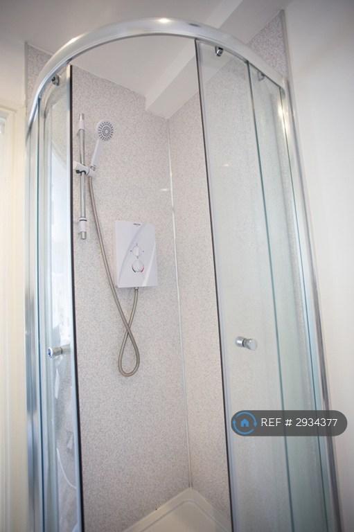 Apartment in Birmingham, West Midlands - View 3
