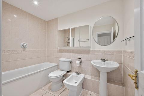 2 bedroom apartment for sale, Henley Lodge, Rydens Road, Walton-on-Thames, KT12