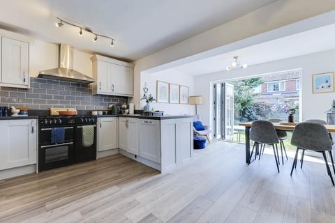 3 bedroom semi-detached house for sale, Greenacre Park Rise, Rawdon, Leeds, West Yorkshire, LS19