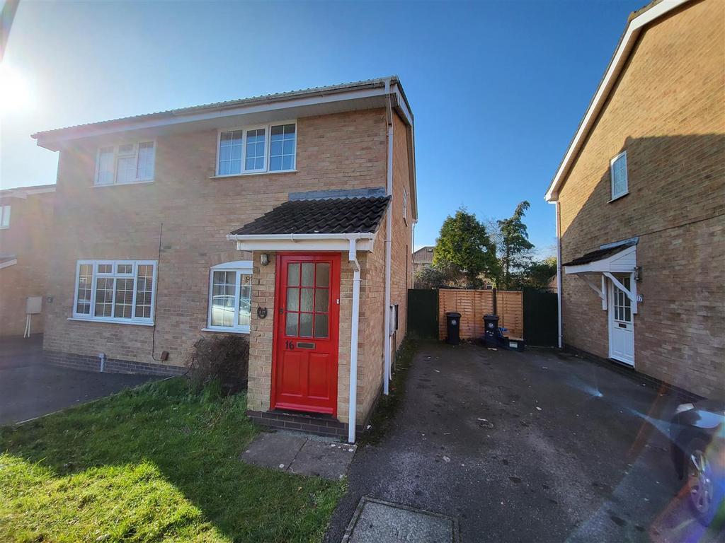 2 bedroom semi-detached house to rent
