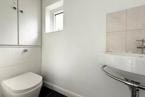 1 bedroom semi-detached house for sale, Frederick Street, Luton, LU2