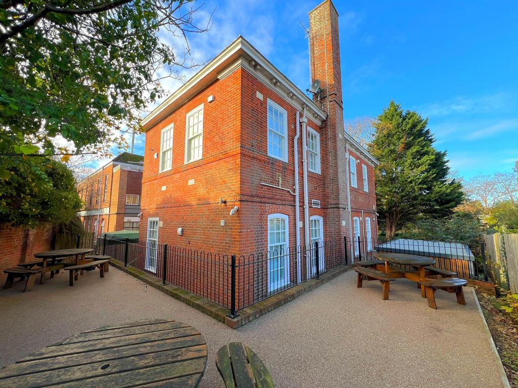 2 bedroom flat to rent