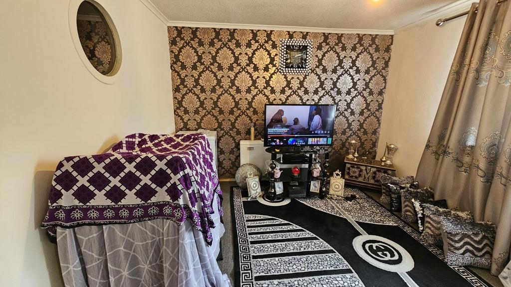 Apartment in Birmingham, Small Heath - More