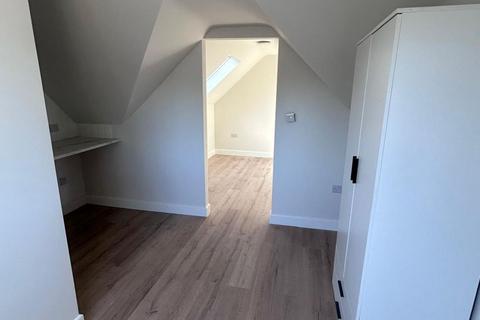 6 bedroom house of multiple occupation to rent, Fernthorpe Road, London, SW16