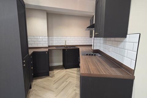 2 bedroom flat to rent, 25 Upper Bar, Newport