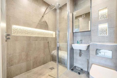 2 bedroom retirement property for sale, Ravens Court, Castle Village, Berkhamsted, Hertfordshire, HP4