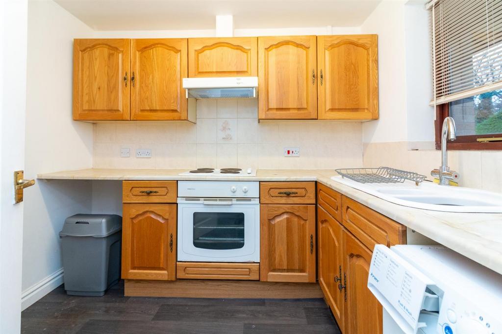 House in Rushcliffe, Compton Acres - More