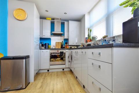 1 bedroom flat to rent, St Leonards Road, Eastbourne