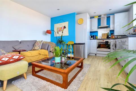 1 bedroom flat to rent, St Leonards Road, Eastbourne