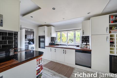 4 bedroom detached house for sale, Wynwards Road, Abbey Meads, Swindon, SN25 4ZP