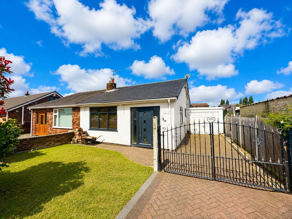 3 bedroom semi-detached bungalow for sale