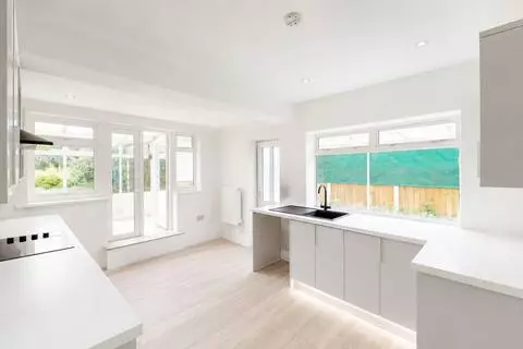 3 bedroom semi-detached bungalow for sale - Widok 4