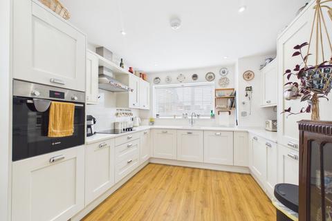2 bedroom detached bungalow for sale, Morley Hill, Stanford-Le-Hope, SS17