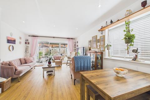 2 bedroom detached bungalow for sale, Morley Hill, Stanford-Le-Hope, SS17