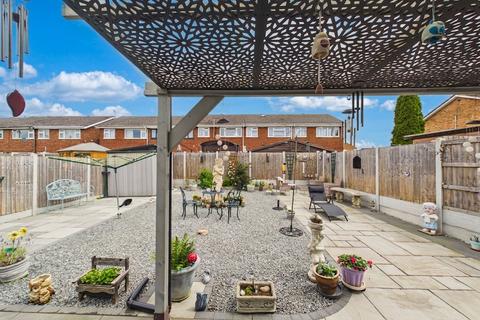 2 bedroom detached bungalow for sale, Morley Hill, Stanford-Le-Hope, SS17