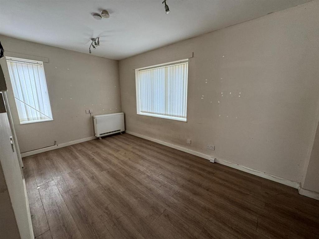 Apartment in Liverpool, Tuebrook - View 3