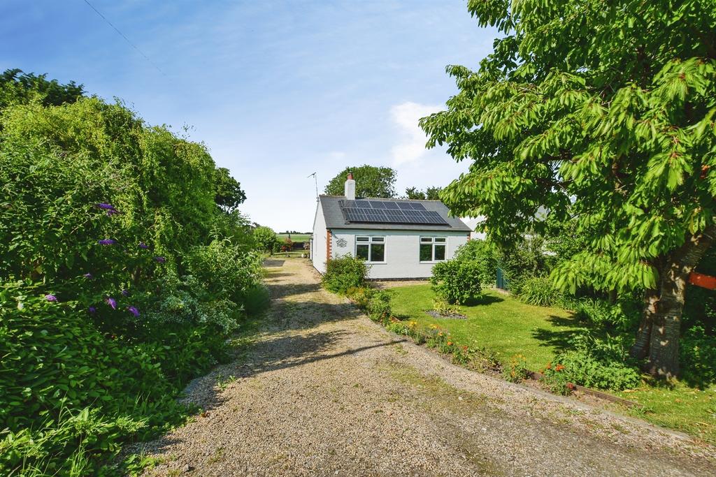 3 bedroom detached bungalow for sale