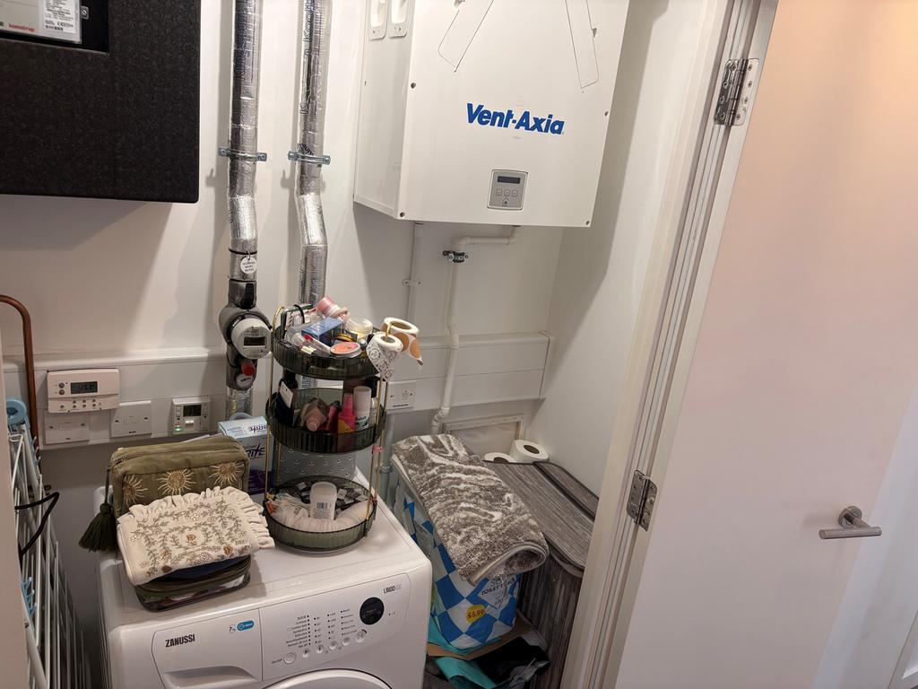 Utility room, utility