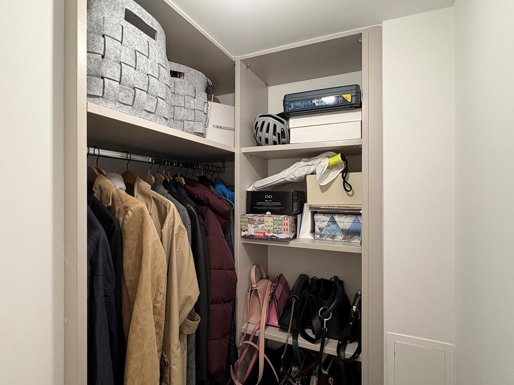 Walk-in wardrobe