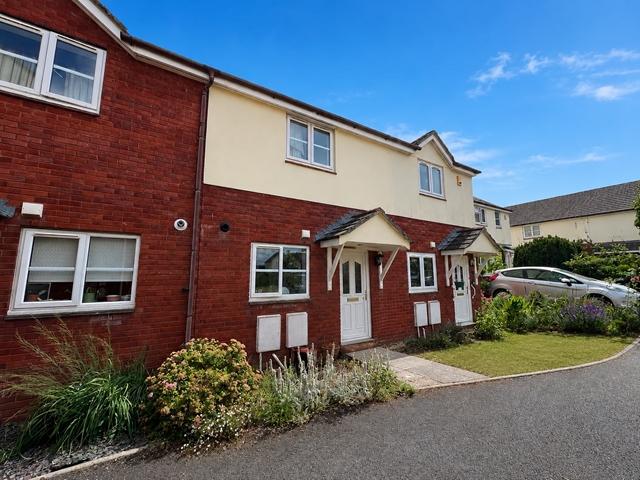 2 bedroom end of terrace house to rent
