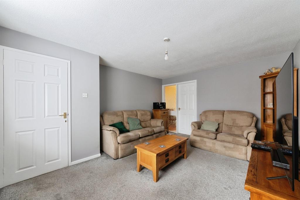 Kempsey Close, Solihull - More