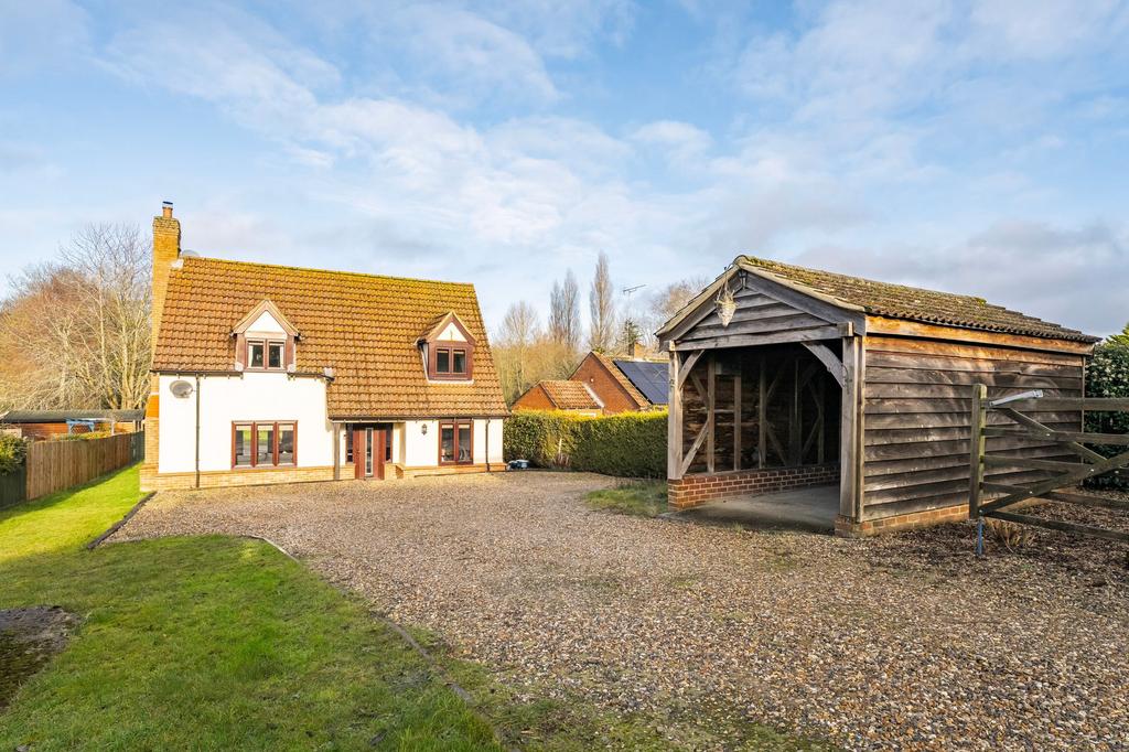 4 bedroom detached house to rent