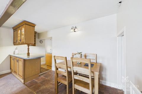 2 bedroom terraced house for sale, Lascelles Hall Road, Lascelles Hall, West Yorkshire HD5